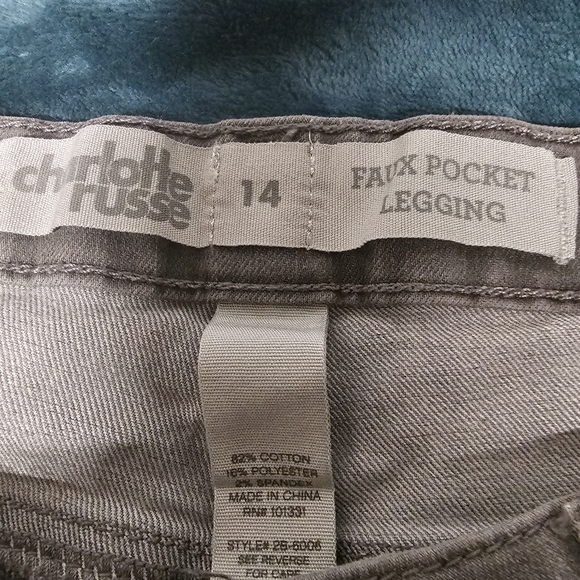 4/$20 Charlotte Russe Gray Wash Jeggings with Rhinestones size 14 - Picture 2 of 7